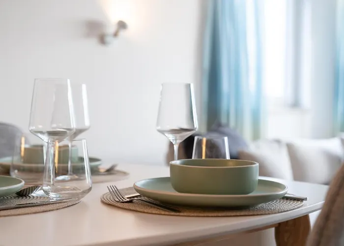 Cls City-wohnung Im Zentrum Von Mit Balkon Und Parkplatz, Alles In 5 Minuten Erreichbar Restaurants, Bäckerei Junge, Strand, Frisör, Massage, Ideale Anbindung Schön Klinik Neustadt Grömitz